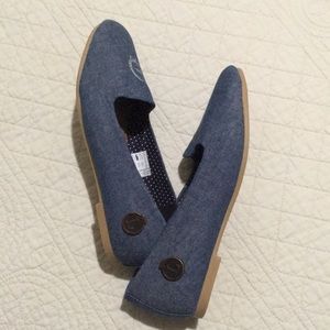 A brand new pair of Lily in the sky flats